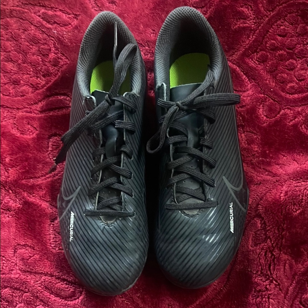 Nike Black Athletic Soccer Shoes